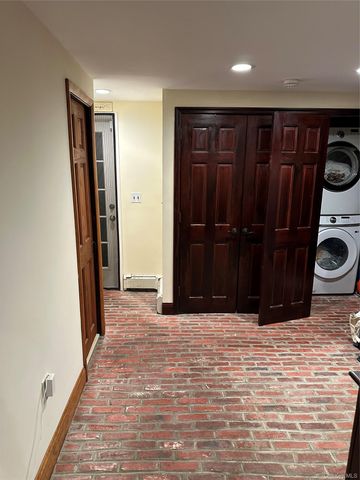 221 S Dunton Avenue, East Patchogue, NY 11772