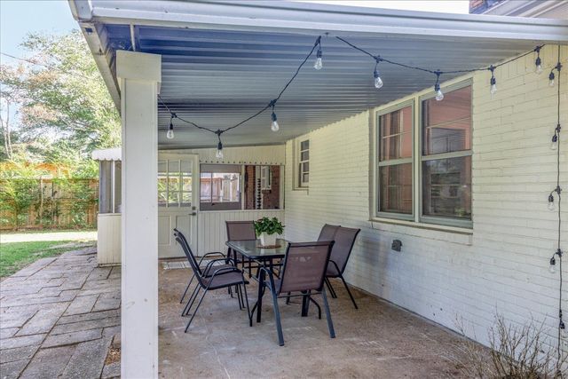 296 N WHITE STATION RD, Memphis, TN 38117