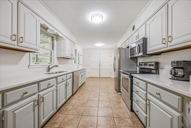 296 N WHITE STATION RD, Memphis, TN 38117