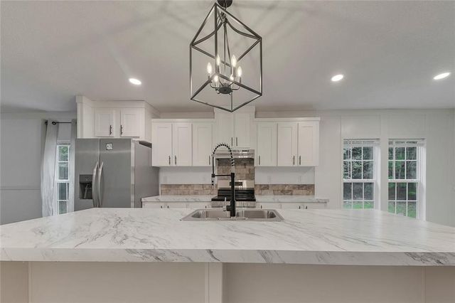 96 HDR Drive, Maysville, GA 30558