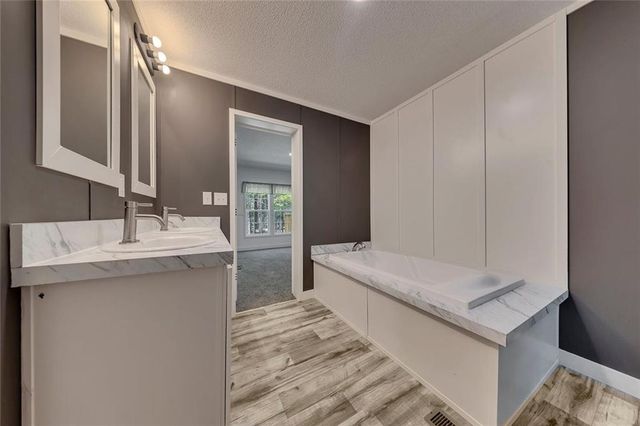 96 HDR Drive, Maysville, GA 30558