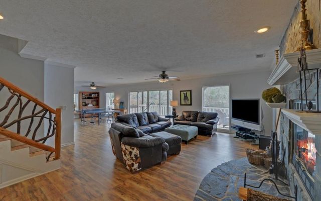 1431 Tame Turkey Road, Lakemont, GA 30552