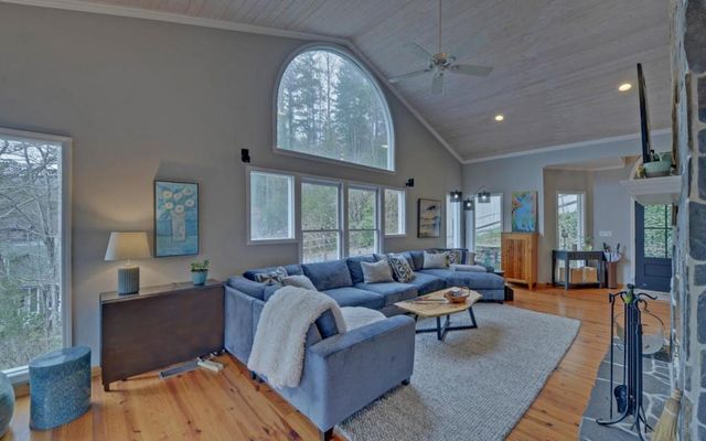 1431 Tame Turkey Road, Lakemont, GA 30552