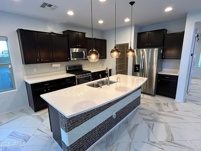 5164 W QUAIL TRACK Drive, Phoenix, AZ 85083