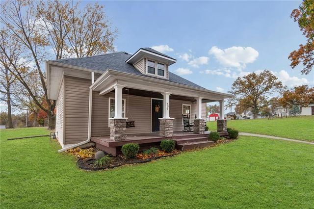 401 E Ely Street, Carrollton, MO 64633