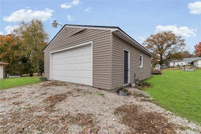 401 E Ely Street, Carrollton, MO 64633