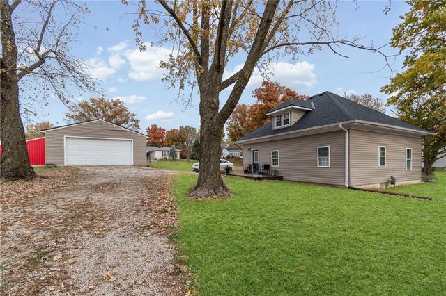 401 E Ely Street, Carrollton, MO 64633