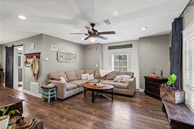 401 E Ely Street, Carrollton, MO 64633