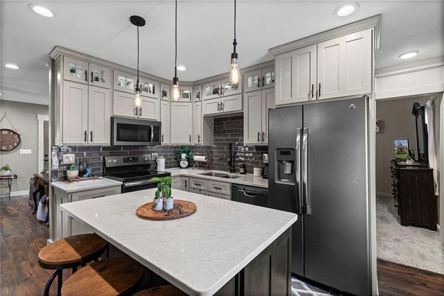 401 E Ely Street, Carrollton, MO 64633