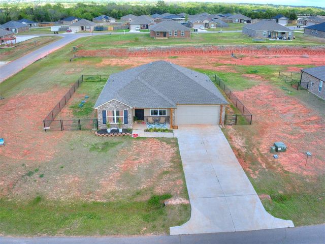 112 Starlight Drive, Shawnee, OK 74804