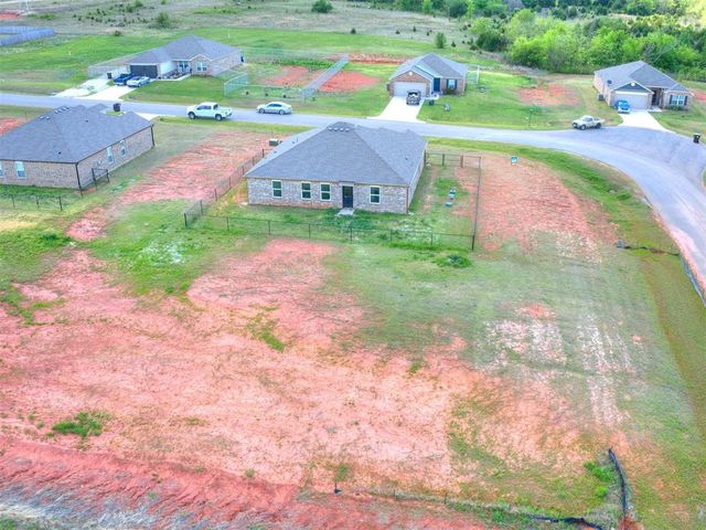 112 Starlight Drive, Shawnee, OK 74804