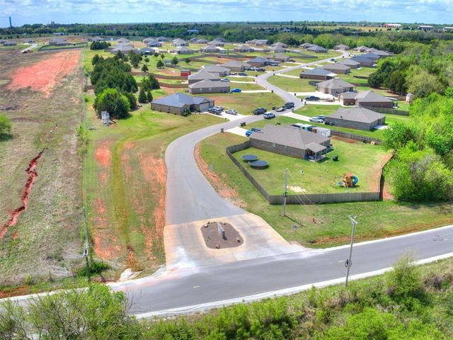 112 Starlight Drive, Shawnee, OK 74804