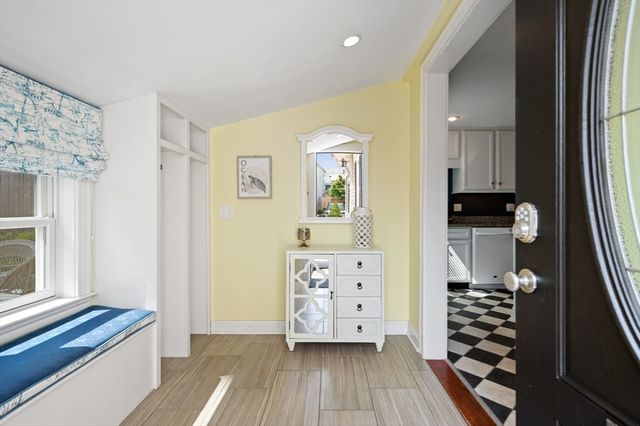 4 Olive Street, Newburyport, MA 01950