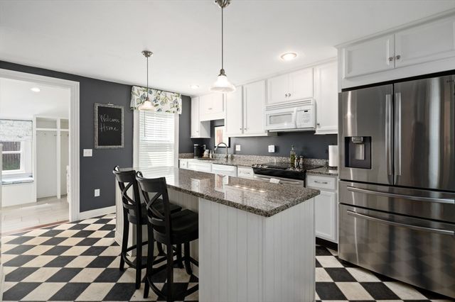 4 Olive Street, Newburyport, MA 01950