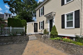 4 Olive Street, Newburyport, MA 01950
