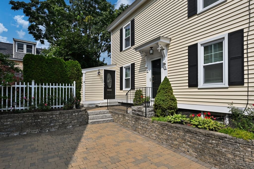 4 Olive Street, Newburyport, MA 01950