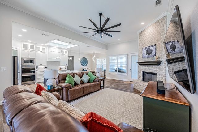 13815 E County Rd 115, Midland, TX 79706