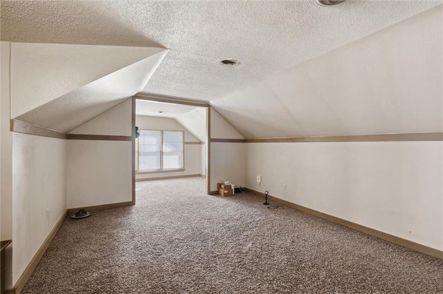 4230 Locust Street, Kansas City, MO 64110
