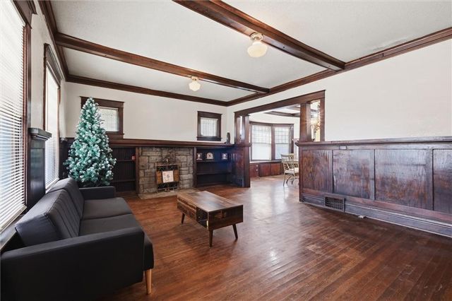 4230 Locust Street, Kansas City, MO 64110