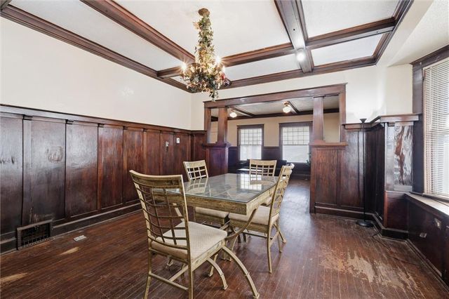 4230 Locust Street, Kansas City, MO 64110