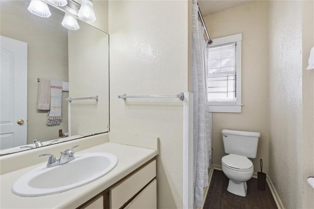 4230 Locust Street, Kansas City, MO 64110