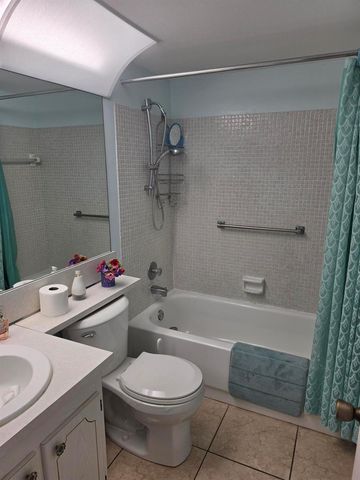 15 Markham A, Deerfield Beach, FL 33442