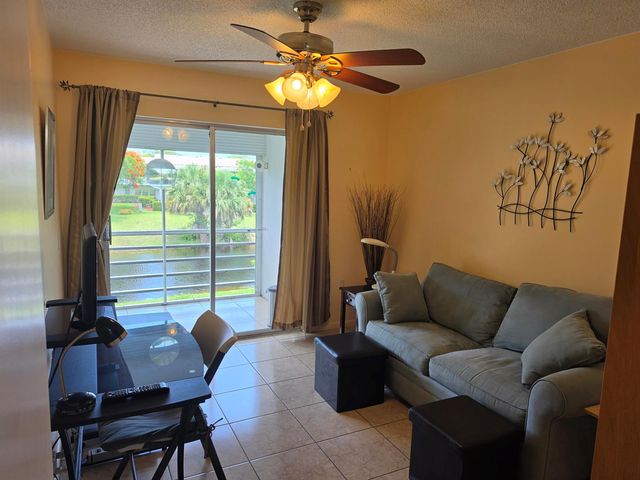 15 Markham A, Deerfield Beach, FL 33442