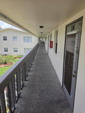15 Markham A, Deerfield Beach, FL 33442
