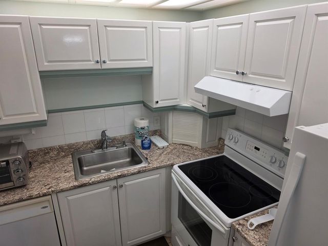15 Markham A, Deerfield Beach, FL 33442