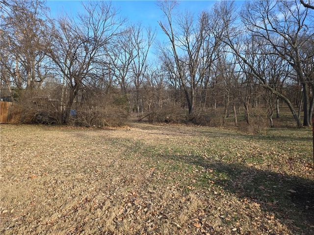 9107 Charlotte Street, Kansas City, MO 64131