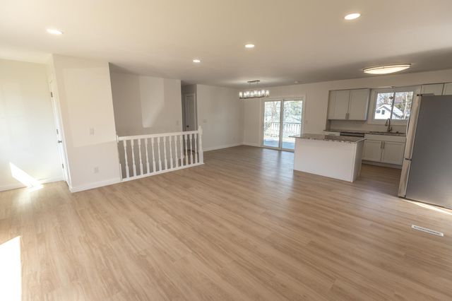 303 Haskell Street E, West Saint Paul, MN 55118