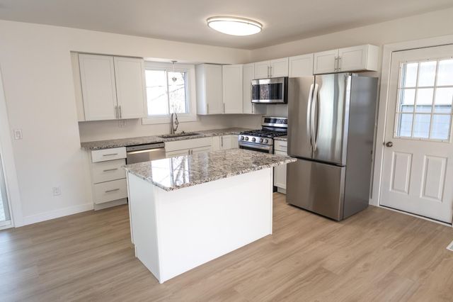 303 Haskell Street E, West Saint Paul, MN 55118