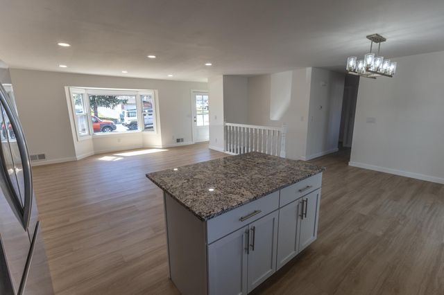 303 Haskell Street E, West Saint Paul, MN 55118