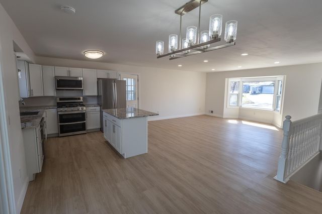 303 Haskell Street E, West Saint Paul, MN 55118