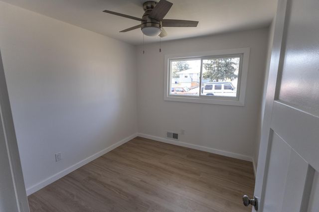 303 Haskell Street E, West Saint Paul, MN 55118