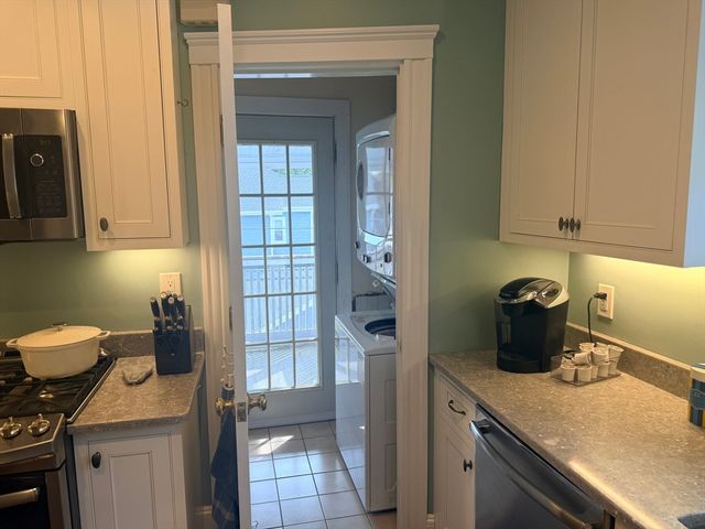 147 Manthorne Rd 2, Boston, MA 02132
