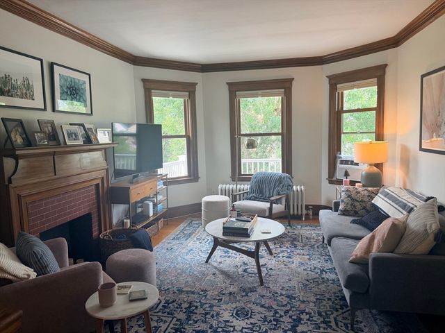147 Manthorne Rd 2, Boston, MA 02132