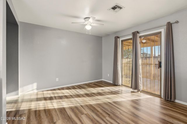 2521 E Knightsbridge Drive, Tucson, AZ 85706