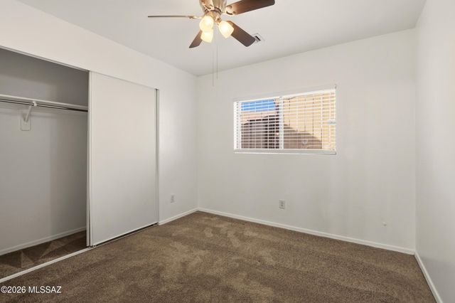 2521 E Knightsbridge Drive, Tucson, AZ 85706