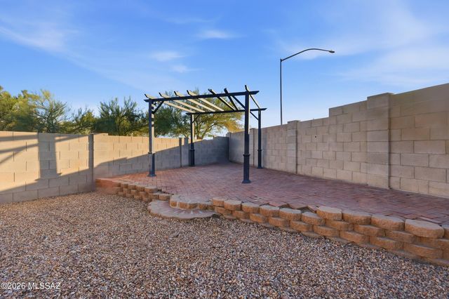 2521 E Knightsbridge Drive, Tucson, AZ 85706