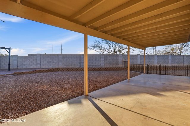 2521 E Knightsbridge Drive, Tucson, AZ 85706