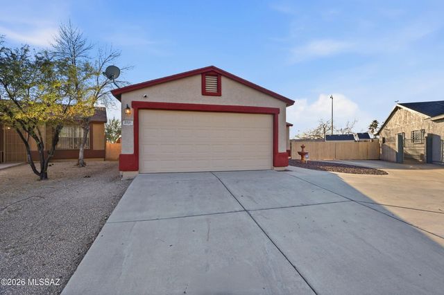 2521 E Knightsbridge Drive, Tucson, AZ 85706
