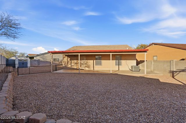 2521 E Knightsbridge Drive, Tucson, AZ 85706