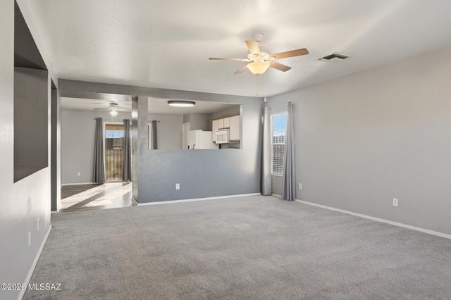2521 E Knightsbridge Drive, Tucson, AZ 85706