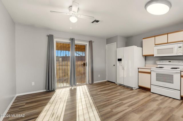 2521 E Knightsbridge Drive, Tucson, AZ 85706