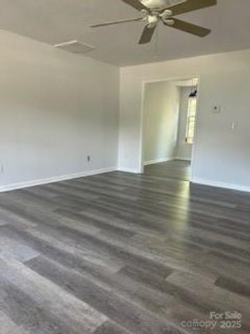 1422 Mitchell Glen Street, Kannapolis, NC 28083