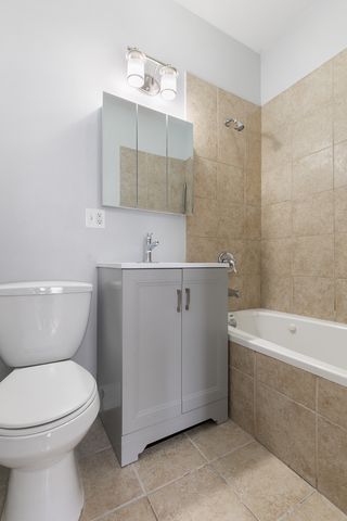 2005 W Jarvis Avenue 3, Chicago, IL 60645