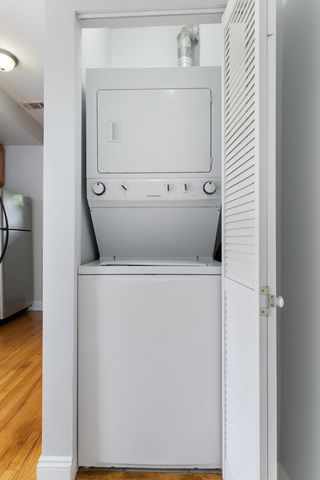 2005 W Jarvis Avenue 3, Chicago, IL 60645