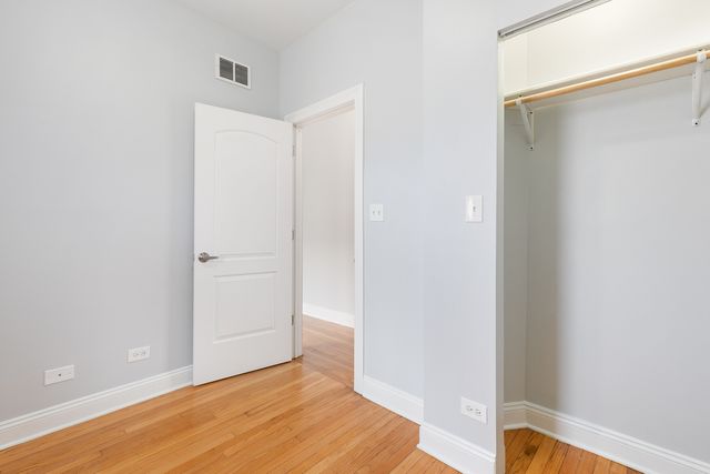 2005 W Jarvis Avenue 3, Chicago, IL 60645