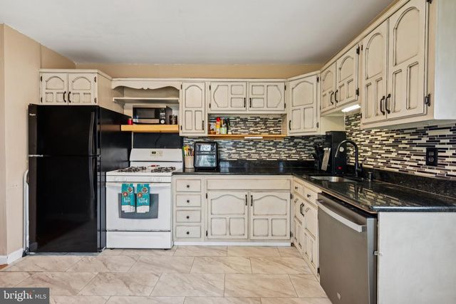 2409 FRIES MILL RD, Williamstown, NJ 08094